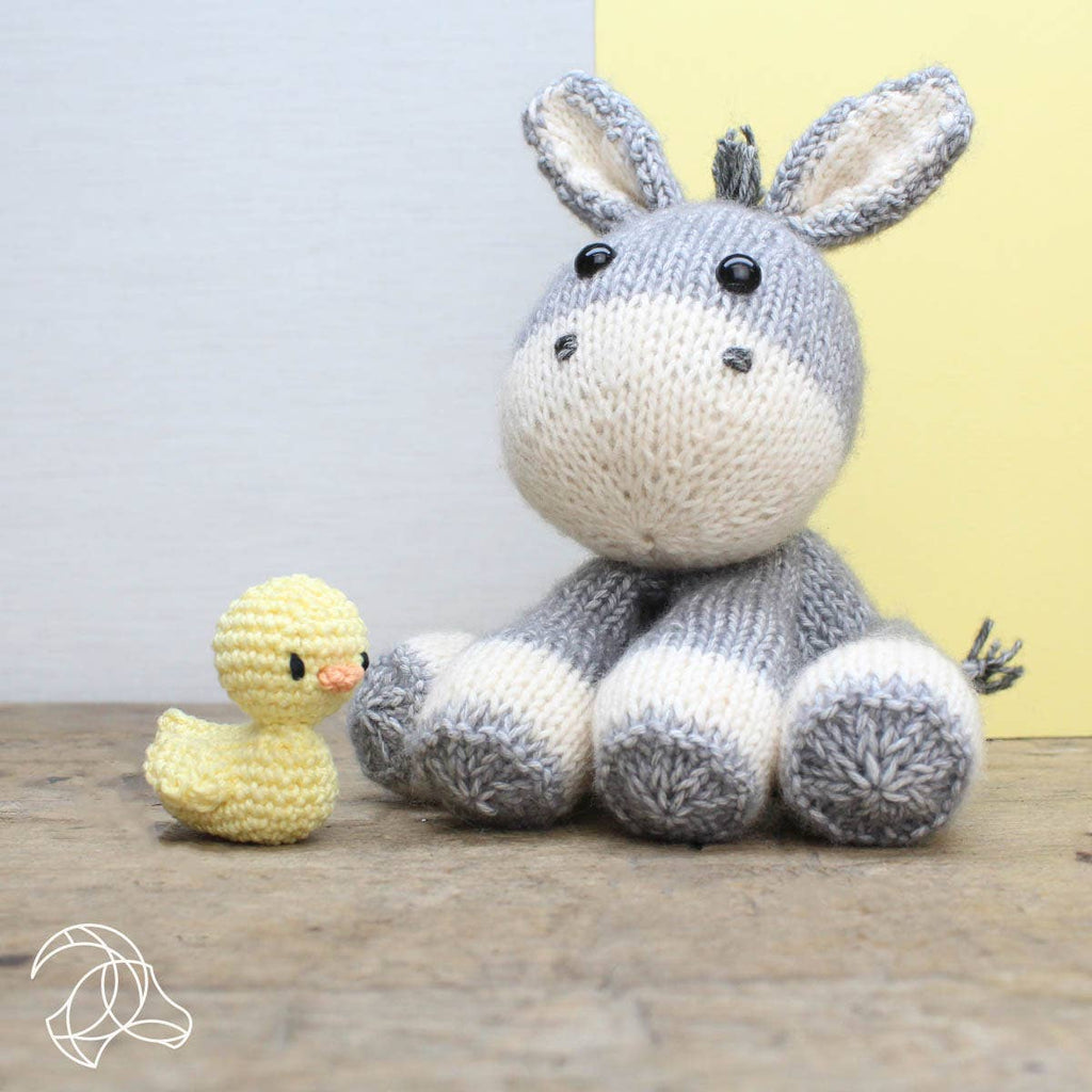 Lente Donkey knitting kit from The Stitch