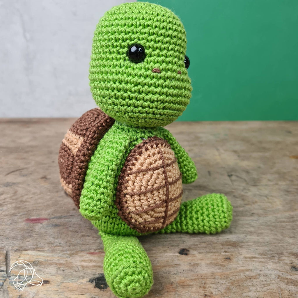 Siem turtle crochet kit, 24 cm finished amigurumi turtle