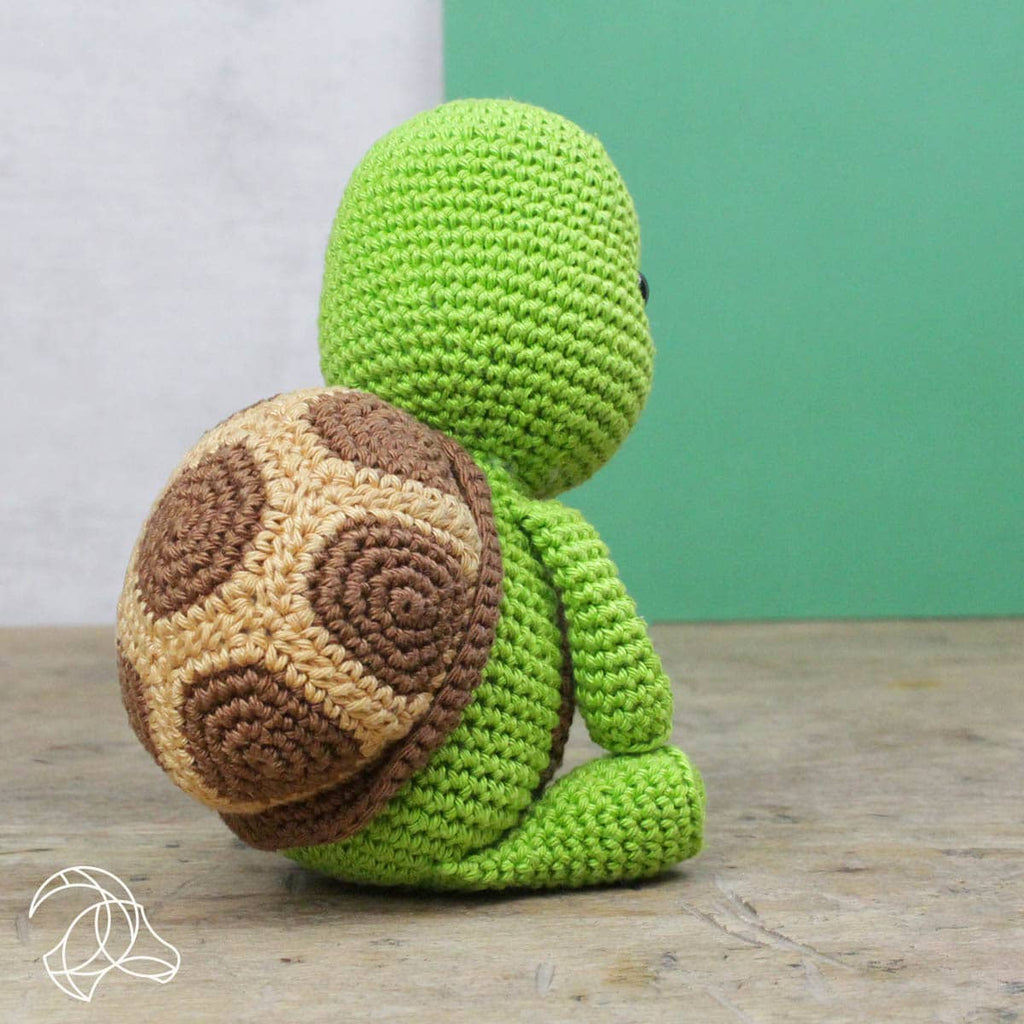 Siem turtle amigurumi crochet kit, 100% organic cotton yarn