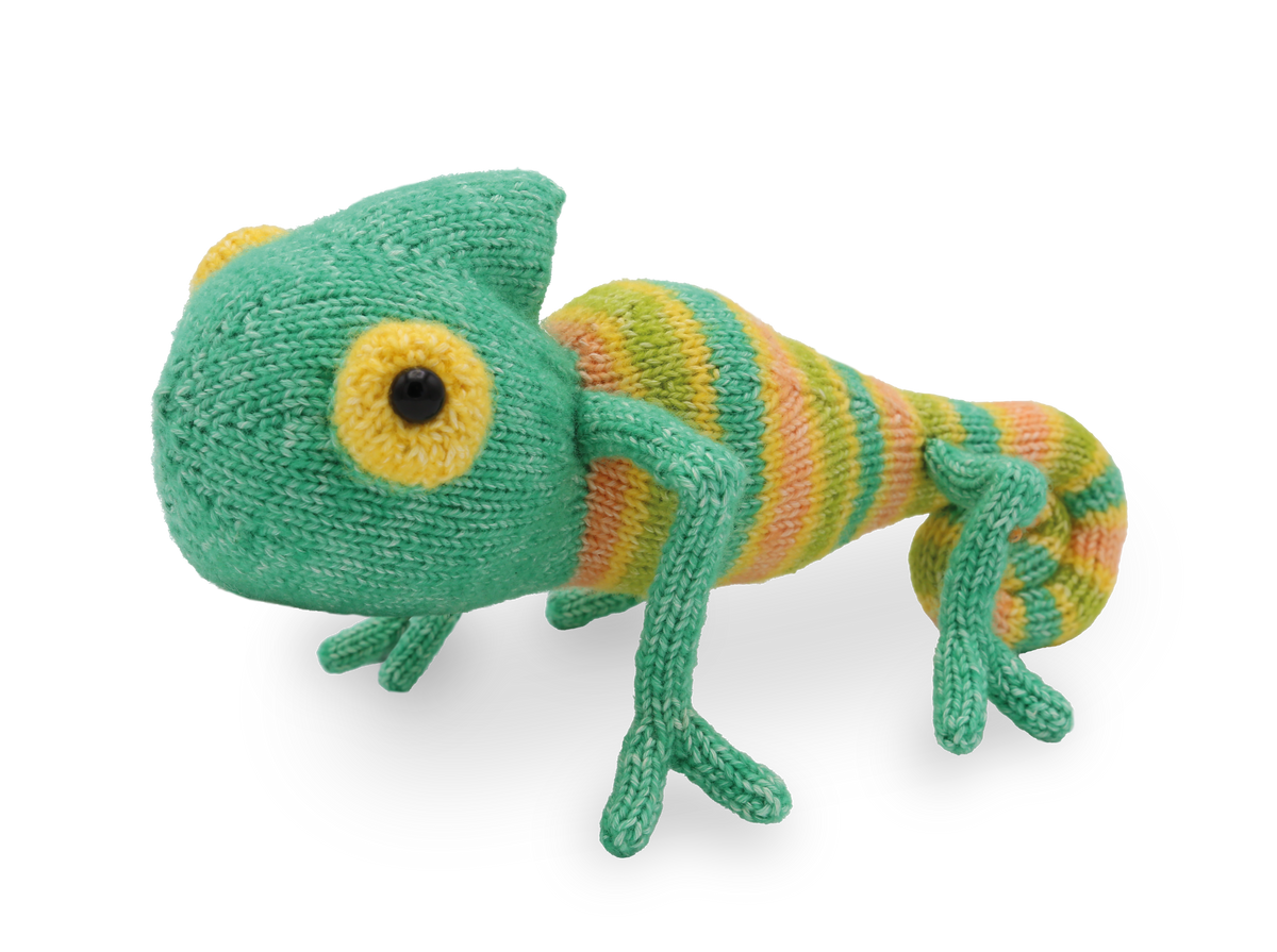 Casper Chameleon amigurumi knitting kit by Hardicraft