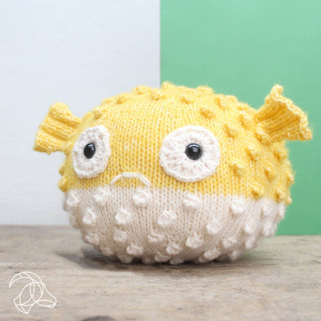 Finished Bart Blowfish knitted blowfish, about 17 cm across